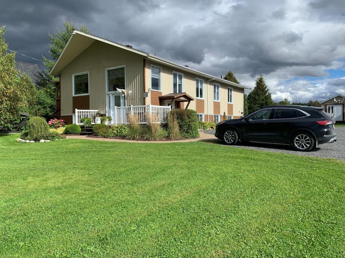 Logement 3 ,5 Entierement Prive Lac-Mégantic Exterior foto